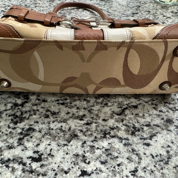 Coach Hampton purse - Picture 5 of 6